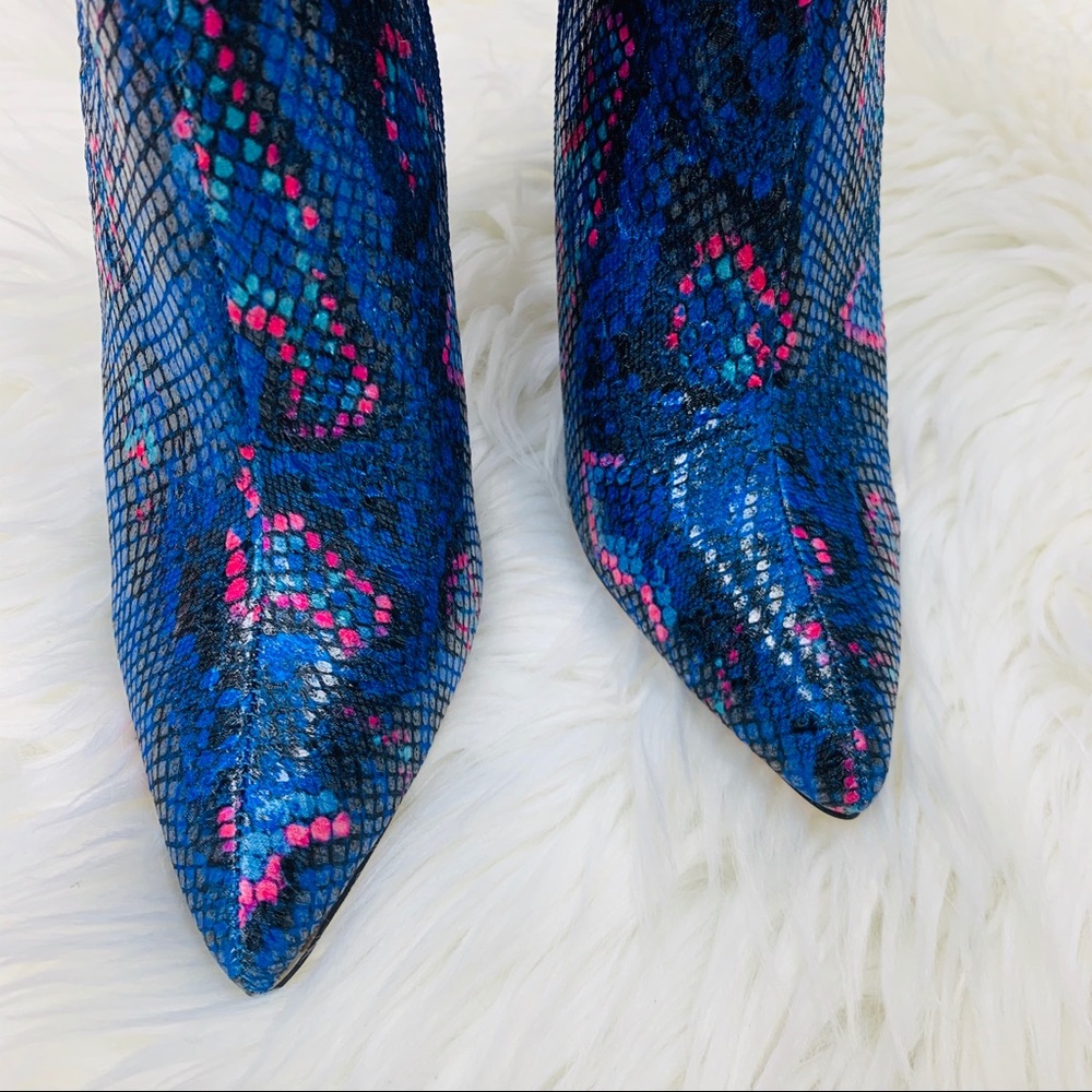 Blue snakeskin heeled bootie - Picture 5 of 6